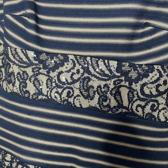 NWT Sangria Blue Sequin Lace Formal Dress | Size 4 - Picture 7 of 9